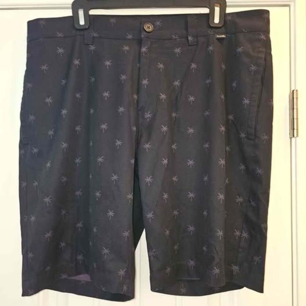 TravisMathew Golf Shorts Size 36